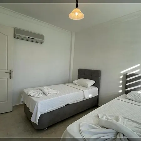 Sembol ヴィラ フェティエ